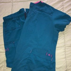 Women’s scrub set